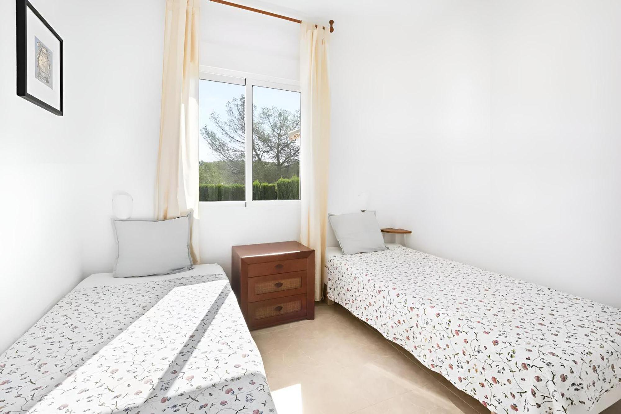 Kip, Private Pool & Jacuzzi Surrounded By Nature Villa *